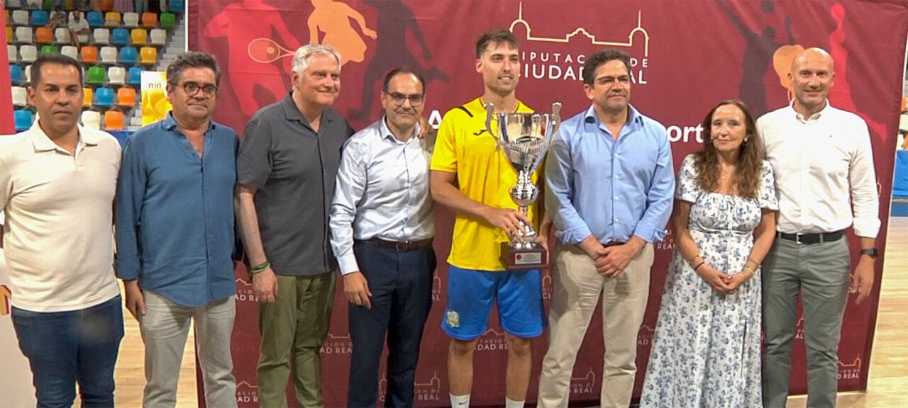 El Balonmano Caserío de Ciudad Real se impone al Bolaños en la final de la Copa Diputación