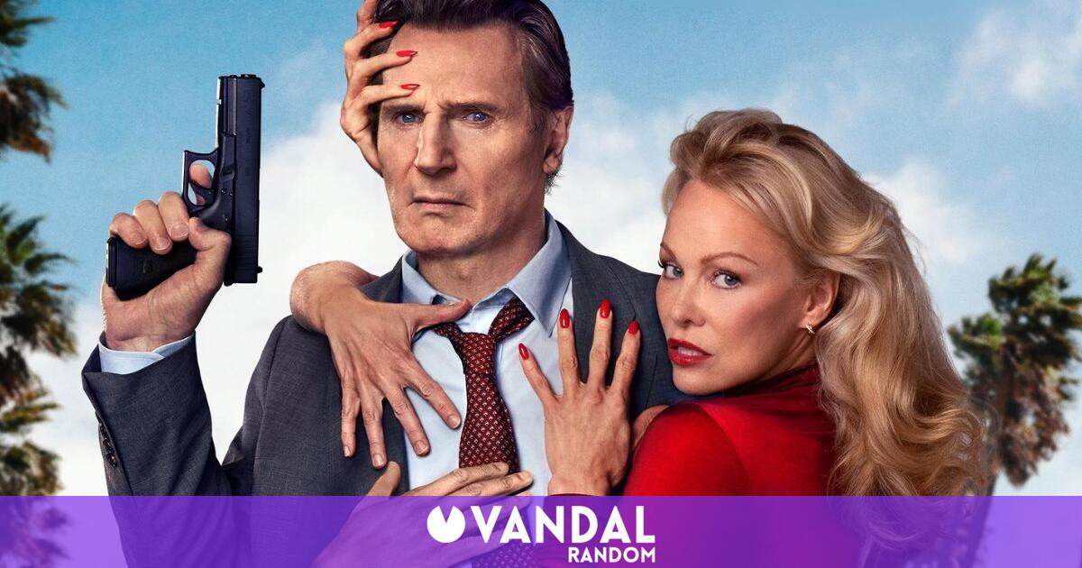 Liam Neeson y Pamela Anderson en 'Agárralo como puedas': 'Mido 1,93 y llevo un uniforme de colegiala' - Vandal