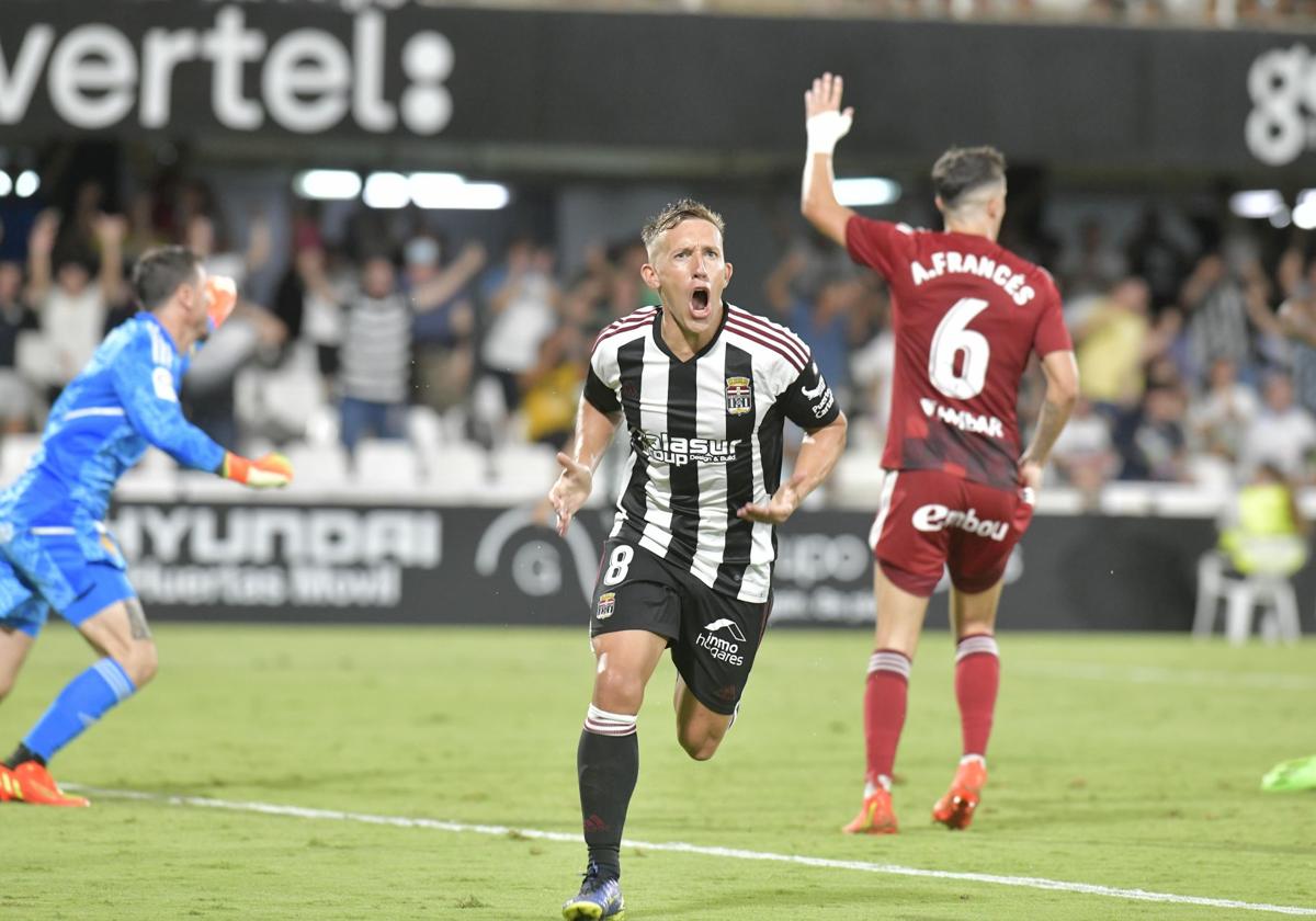 Arribas quiere que De Blasis lidere desde el campo su nuevo proyecto en el Cartagena