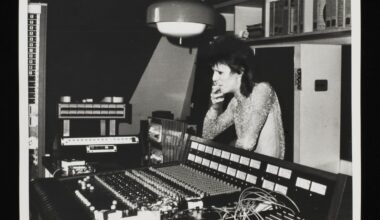 Bowie en un estudio de grabación. Foto de  Mick Rock, 1973