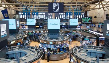Dow Jones baja pendiente de Jackson Hole y Walmart; S&P 500 no levanta cabeza