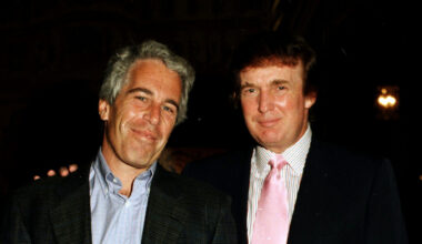 El nombre de Trump aparece en el libro de cumpleaños de Epstein
