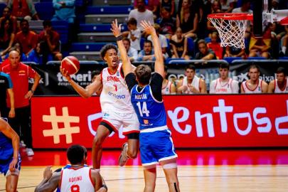 80-75: España B ilusiona y vence a una potente República Checa