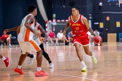 Isaac Nogués refuerza la convocatoria de #LaFamilia - Federacion Española de Baloncesto