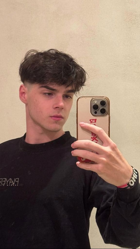 Valentino luce cada vez más parecido a su padre, Ricky Martin.