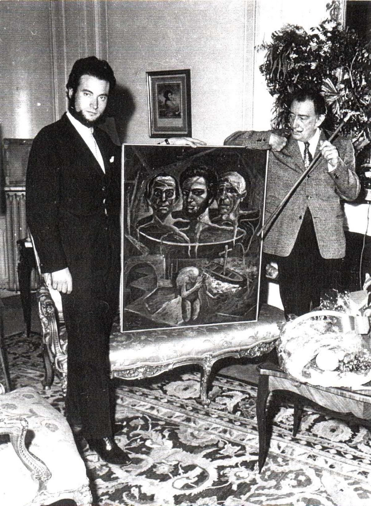 Juan Ramírez con Salvador Dalí.