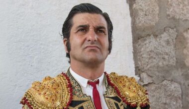 Morante de la Puebla sufre lesiones graves tras recibir una cornada de 10 centímetros en Pontevedra