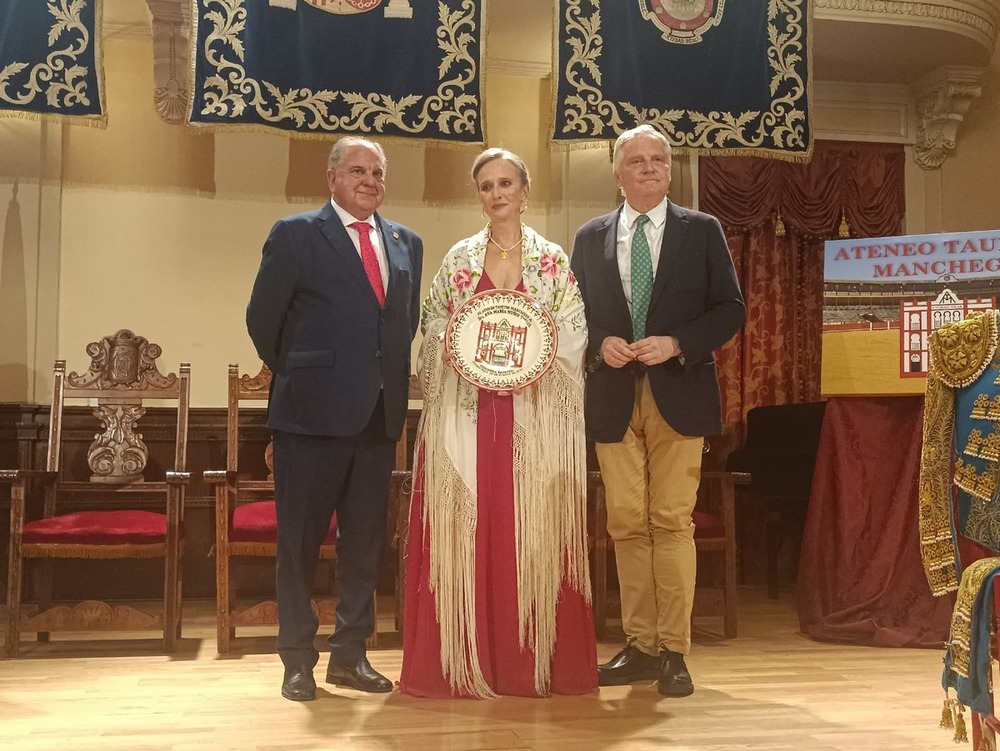 Ciudad Real: Ana Muñoz revive la historia del Ateneo en un pregón íntimo, detallado y muy sentido