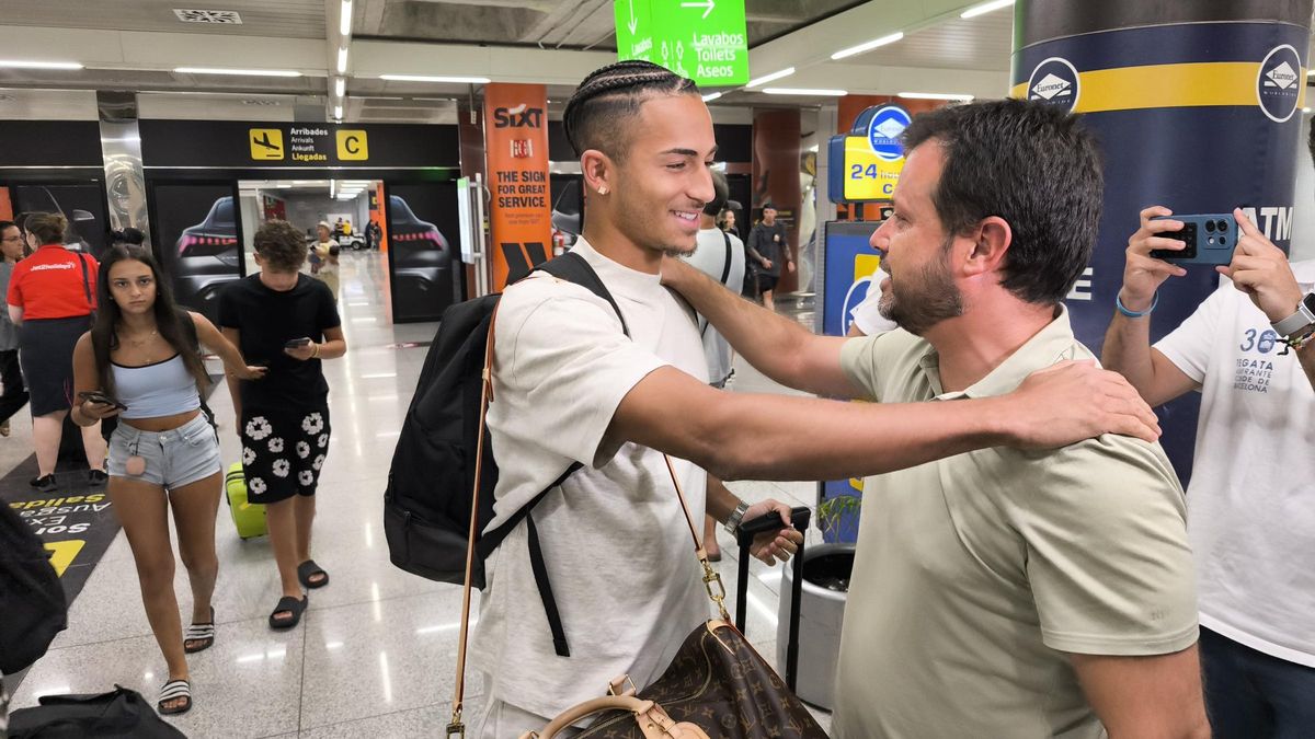 Mateo Joseph saluda a Pablo Ortells en Son Sant Joan