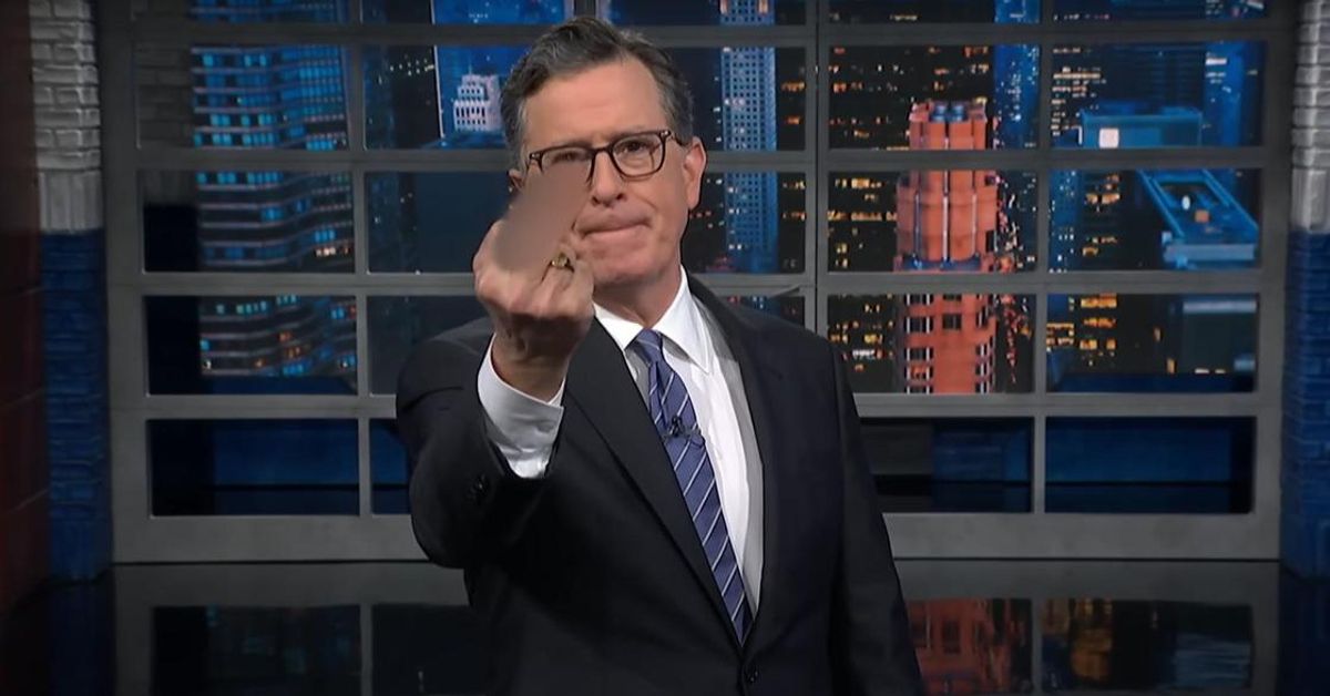 El cómico Stephen Colbert carga contra el recorte en vacunas de Robert F. Kennedy Jr.: "Que te jodan"