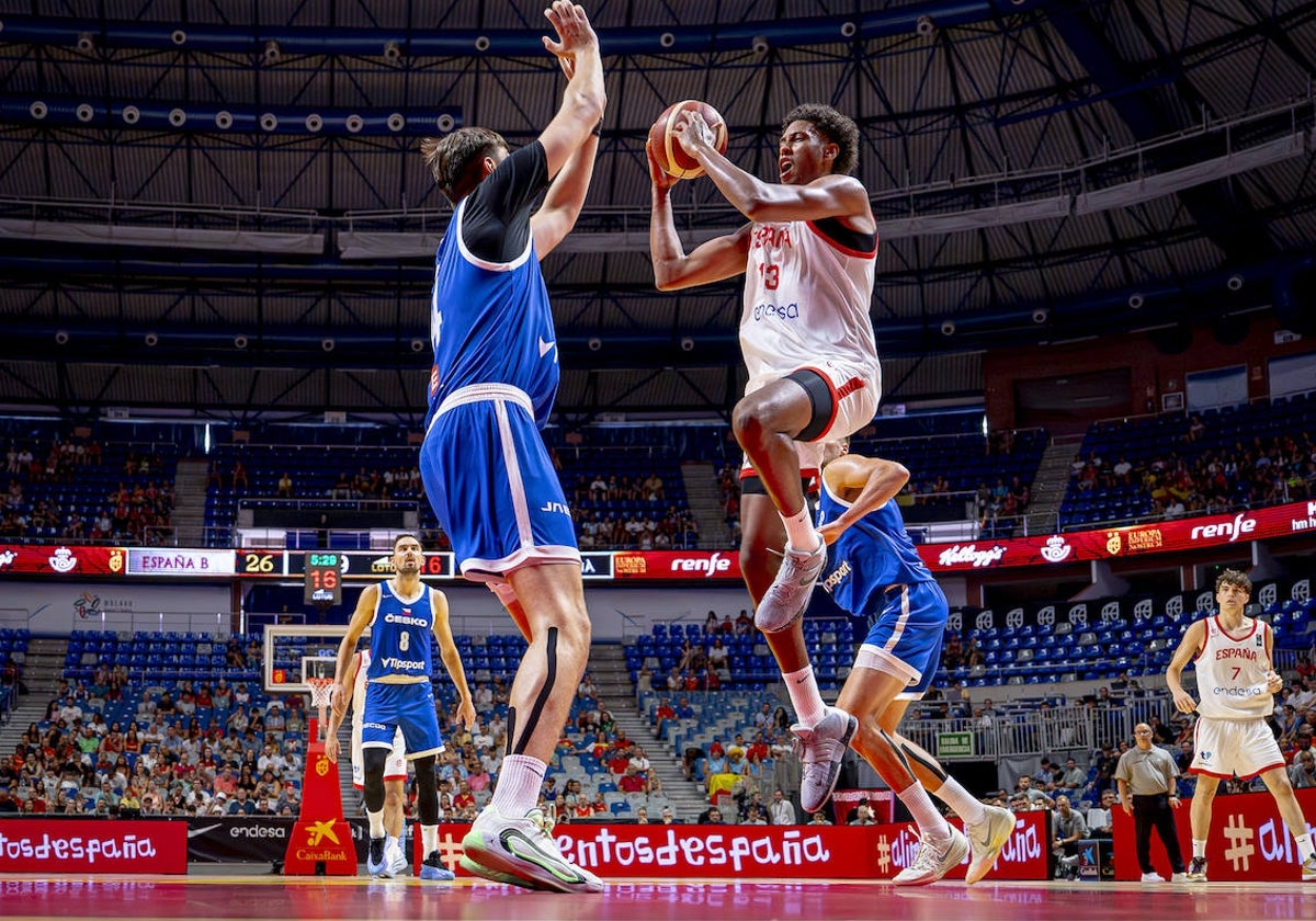 España B, liderada por Baba Miller, sorprende a la República Checa