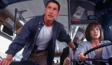 En 'Speed' iban a tanta velocidad que se olvidaron de pedirle al cámara que no saliera en la película - Noticias de cine