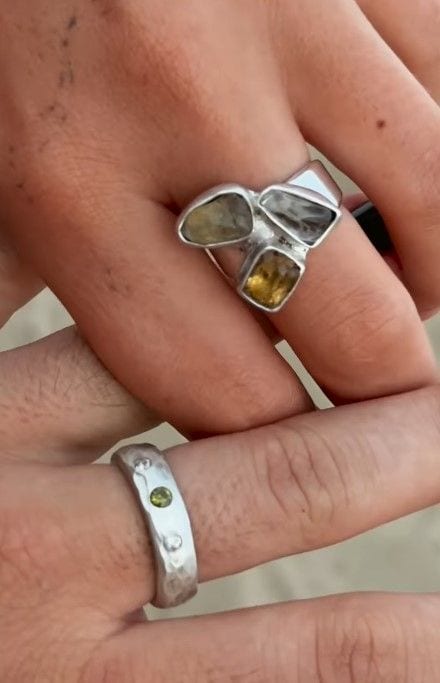 Los anillos que Alba y su novio Marcos se han hecho a medida en Bali 