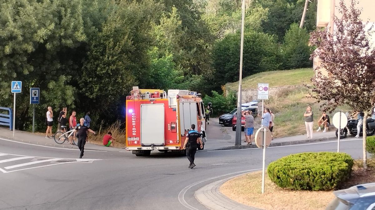 Un camión de Bomberos en el lugar
