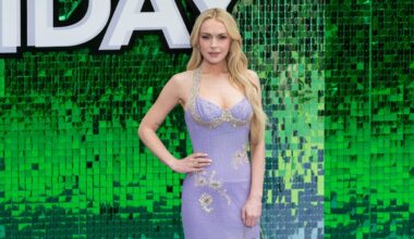 El bolso de Lindsay Lohan que parece un juguete pero cuesta 5.000 dólares y está bañado en cristales
