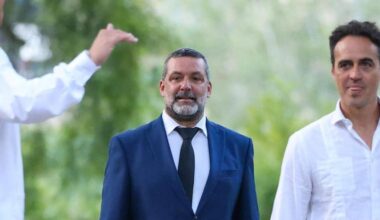 El cantante y presentador Jaime Anglada continúa en la UCI y experimenta una "sensible mejoría"