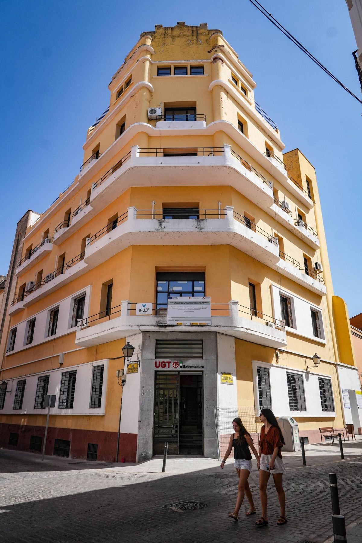 Edificio de la cámara urbana, sede del sindicato UGT durante décadas, diseñado por Francisco Vaca Morales.