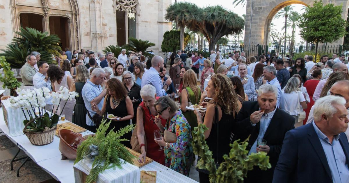 esculturas, historia y una noche vibrante