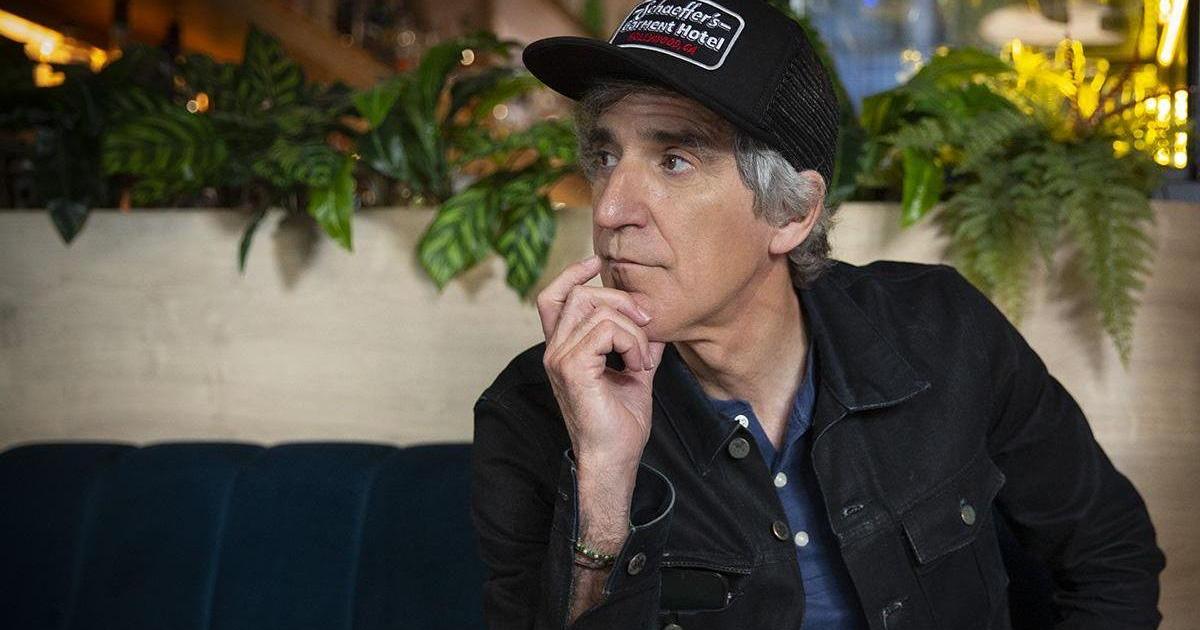 «La edad le da un tono más crepuscular a mis letras»