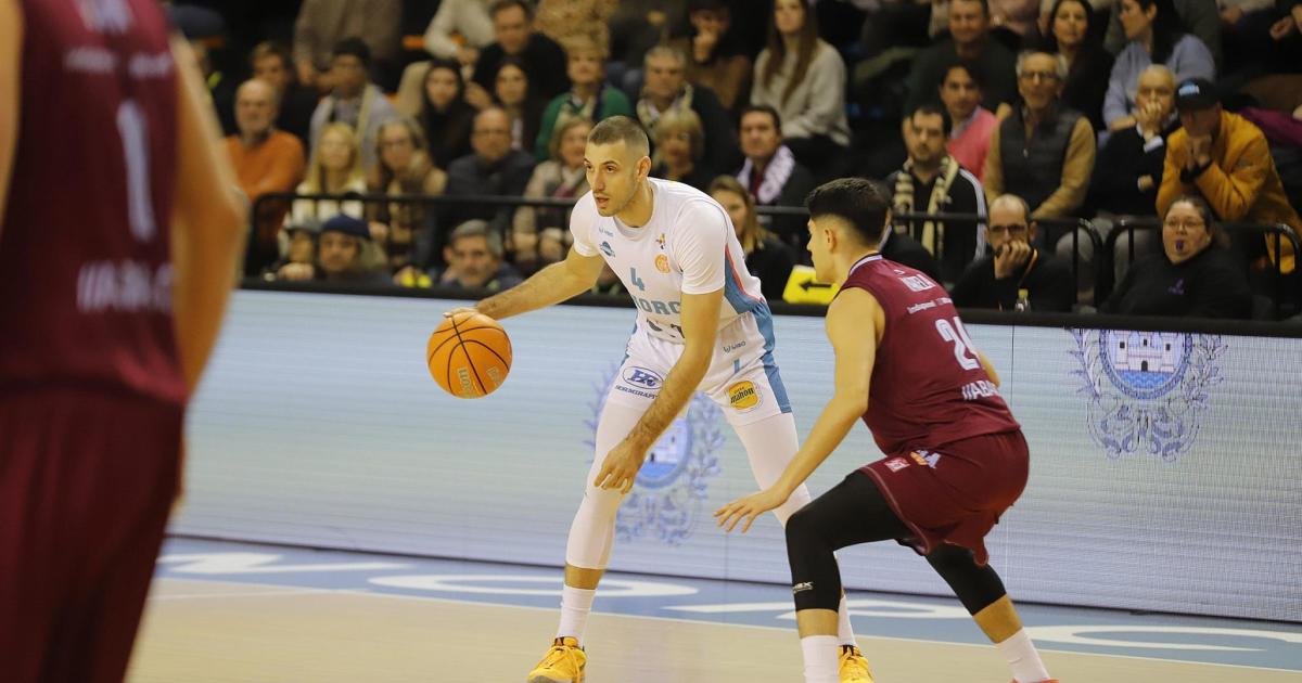 El Menorca confirma las salidas de Ivanov, Lukovic y Llorente