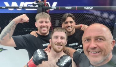 Brett Johns, expeleador de la UFC, pone su sello en WOW