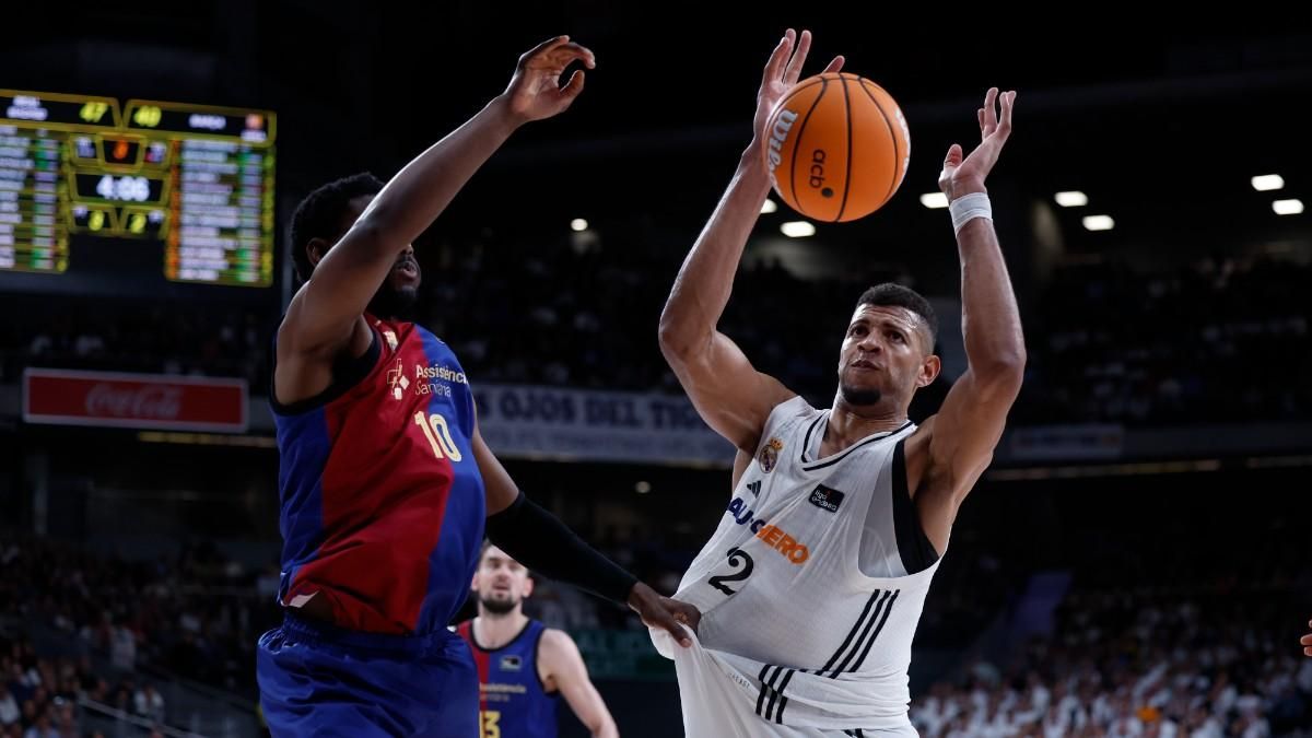Chimezie Metu y Edy Tavares, en un clásico de Liga Endesa
