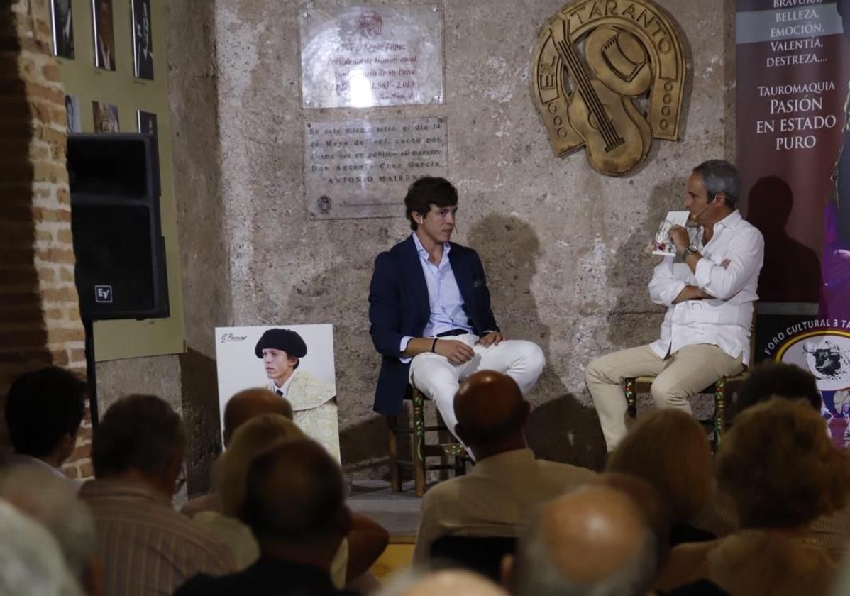 La voz del toreo se cita en los Aljibes Árabes