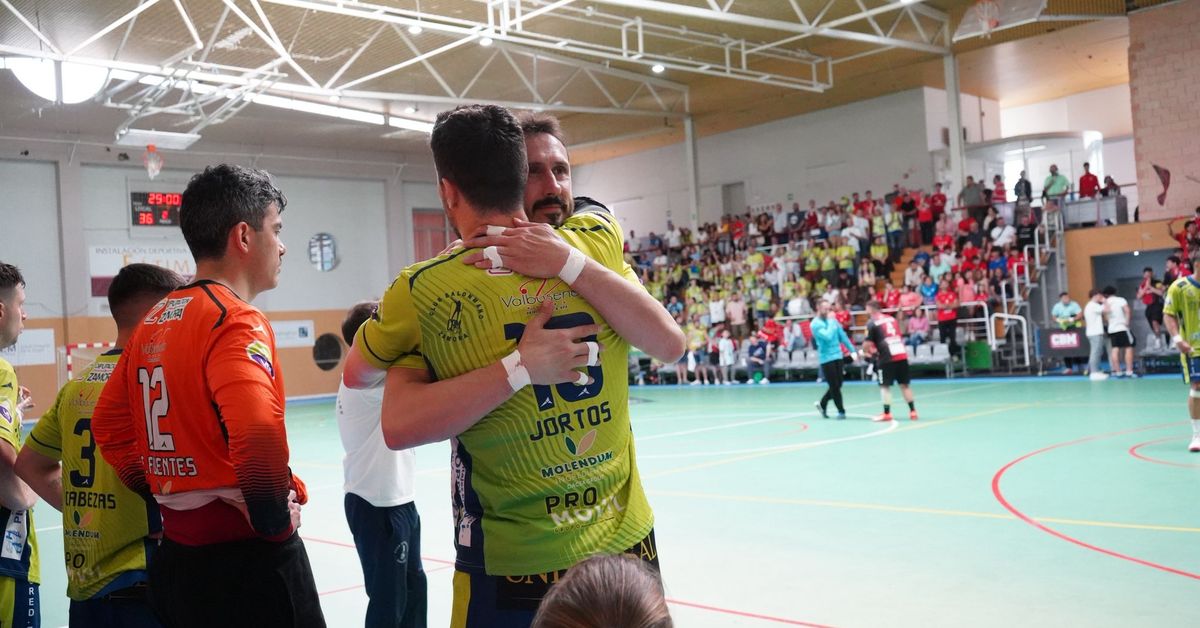 Los pilares y capitanes del Balonmano Zamora renuevan una temporada