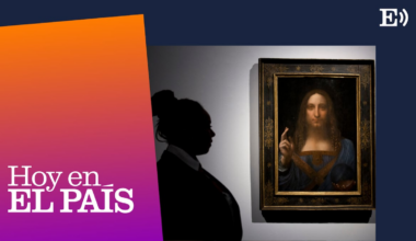 Esta pintura de Leonardo, de quien solo se conservan 16 o 17 obras, lleva en paradero desconocido desde 2017 : Lo mejor de ‘Hoy en EL PAÍS’ | ‘Salvator Mundi’: La loca historia del cuadro más caro del mundo | Hoy en EL PAÍS: tu podcast diario