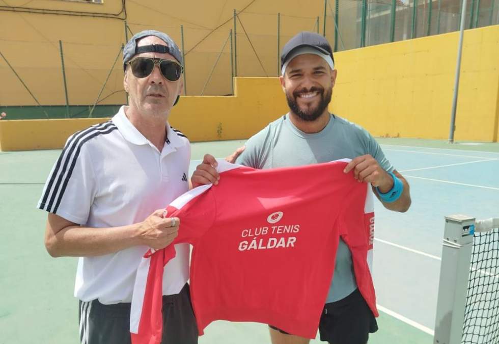 Adrián Pérez de Armas se proclama campeón de la Liga de Tenis del Club de Tenis Gáldar tras una final épica