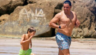 las fotos de su divertido día de playa con su hijo Curro