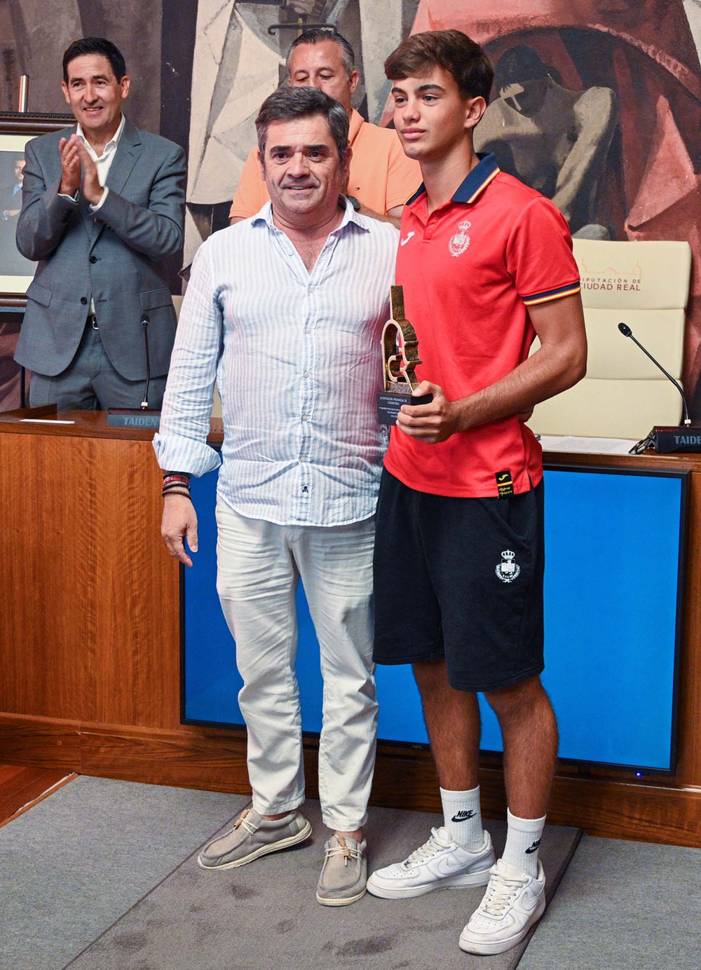 La Diputación reconoce el éxito del balonmano playa provincial