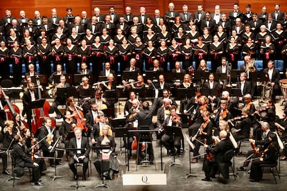 Vista general del escenario del Kursaal durante Un réquiem alemán de Brahms con Andris Nelsons, la Gewandhaus y el Orfeón Donostiarra, el pasado 29 de agosto en San Sebastián
Crédito: Quincena Musical-Iñigo Ibáñez