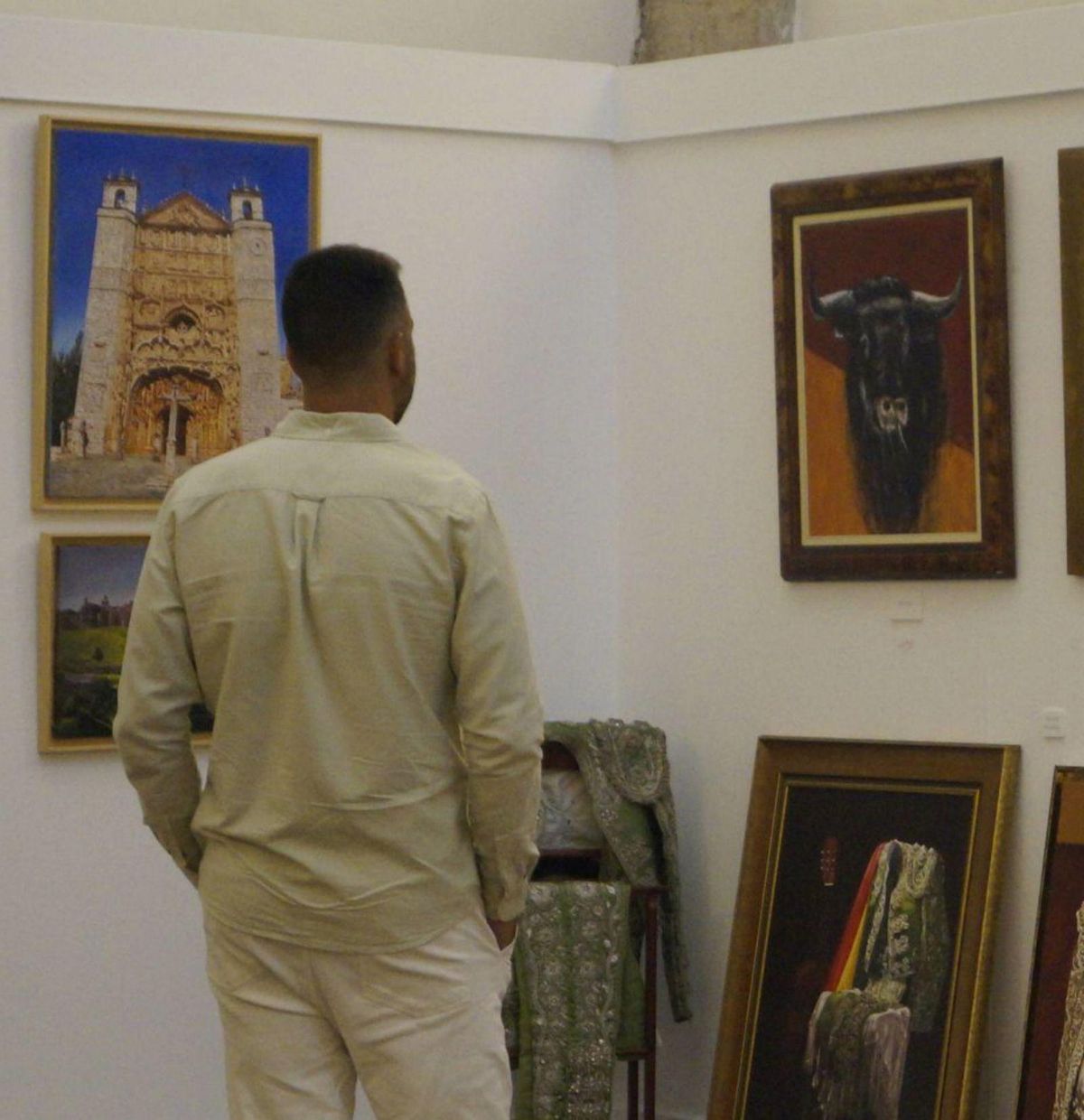 Pinturas y pirograbados unidos en la Encarnación