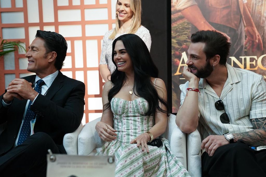 Fernando Colunga, Livia Brito y Nicola Porcella en la conferencia de prensa de 'Amanecer'