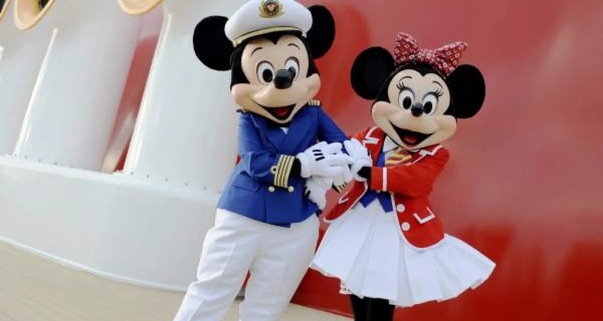 El inquietante aspecto que tenía Mickey Mouse en Disneyland en los años 50 se hace viral: "Es aterrador"