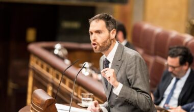 El PP se burla del nombramiento de un "director del Gabinete del director del Gabinete de Sánchez", un puesto que también tuvo Rajoy