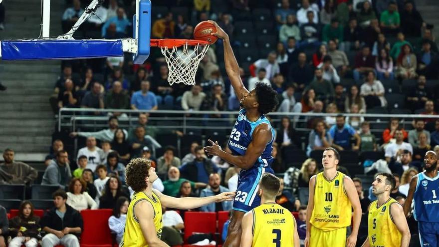 Steven Enoch se reivindica en Turquía