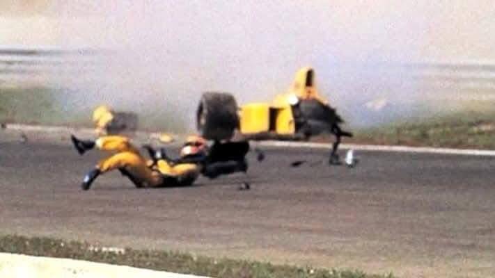 Puede ser una imagen de 1 persona y aeronave