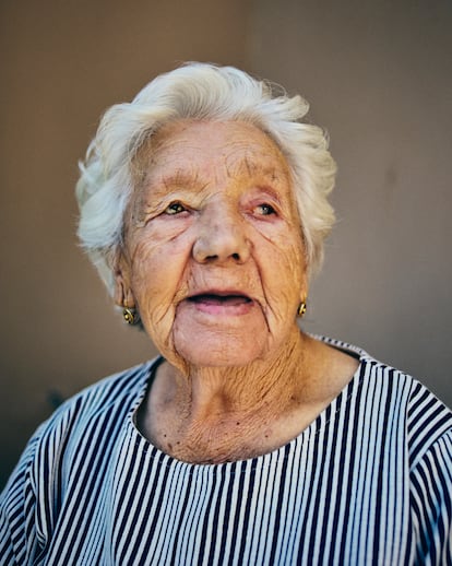 Josefa Villanueva, de 102 años, en su casa de Marín (Pontevedra).