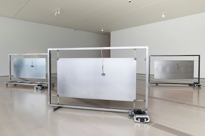 Obras de la exposición 'Enredos', en el Centro Botín, el 7 de agosto.