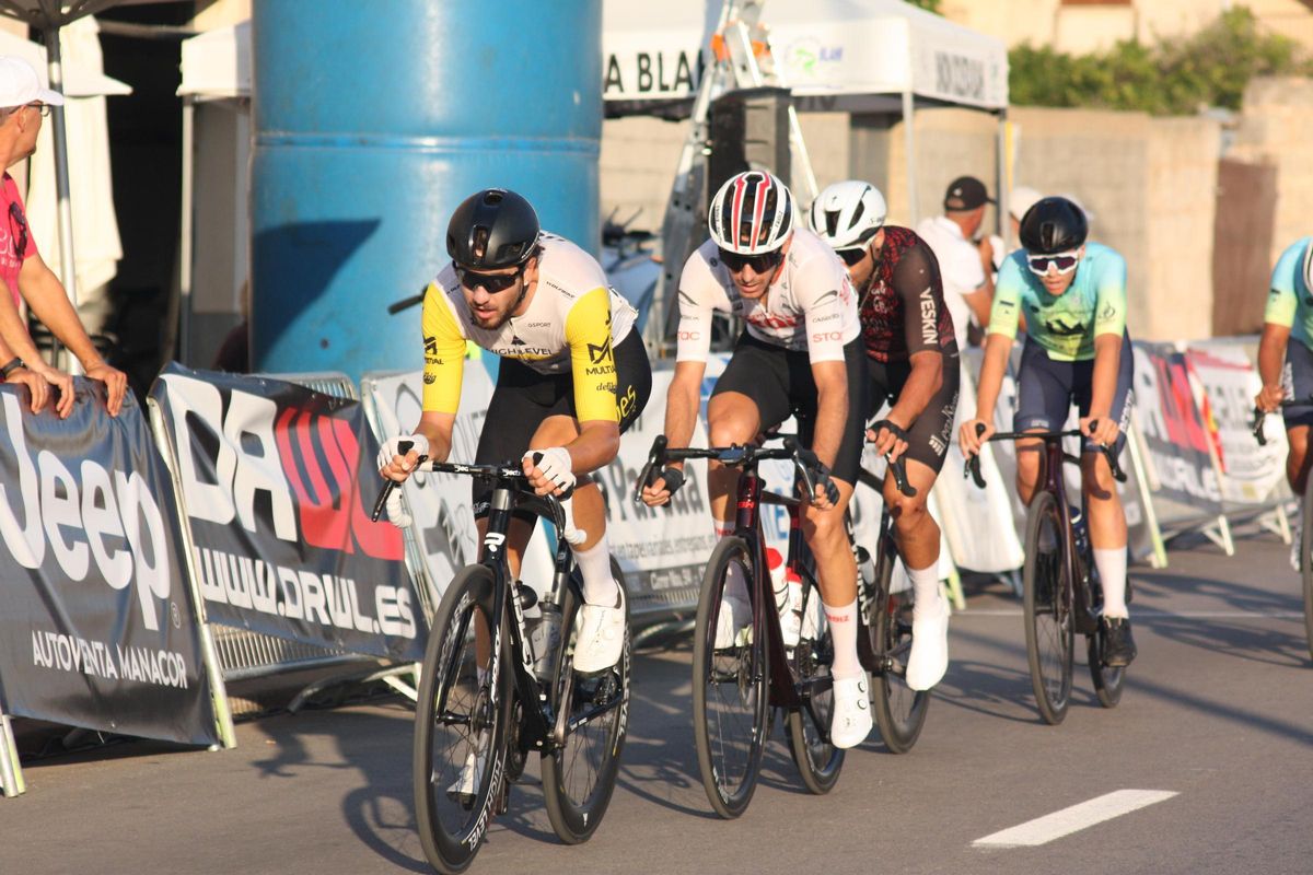 Joan Martí Bennàssar y Mateu Estelrich en cabeza de carrera.