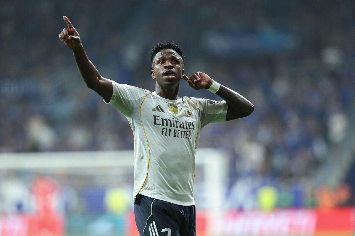 Vinicius Junior celebra su gol ante el Oviedo en el Carlos Tartiere