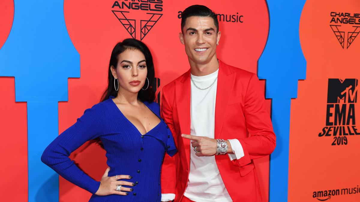 Georgina y Cristiano Ronaldo anuncian su compromiso, anillazo mediante