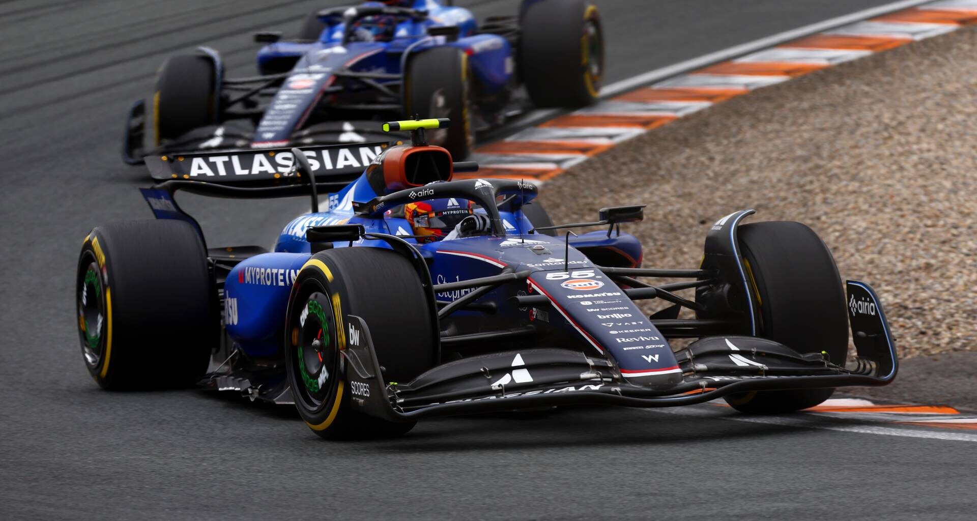 El toque de un rival arruina la carrera de Carlos Sainz en Zandvoort