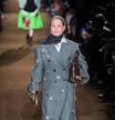 Qin Huilan en la pasarela del desfile de Miu Miu Otoño-Invierno 2024/25 el pasado marzo