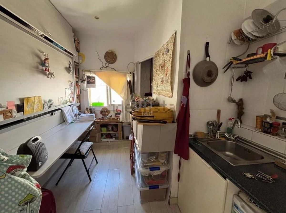 Estudio de 12 metros cuadrados a 65.000 euros en Gràcia.