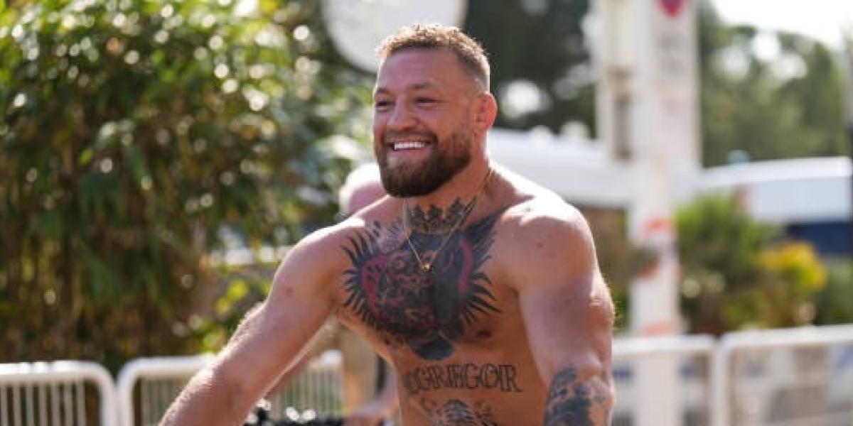 Conor McGregor sorprende a todos sus fanáticos con un inesperado viaje para trabajar en otro deporte popular