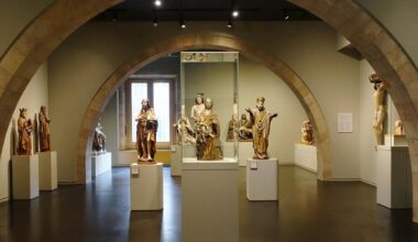 En el Gótico puedes recorrer siglos de escultura gracias al museo fundado por uno de los grandes coleccionistas del Siglo XX
