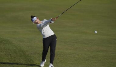Yamashita pincha, pero resiste en cabeza del Open Británico